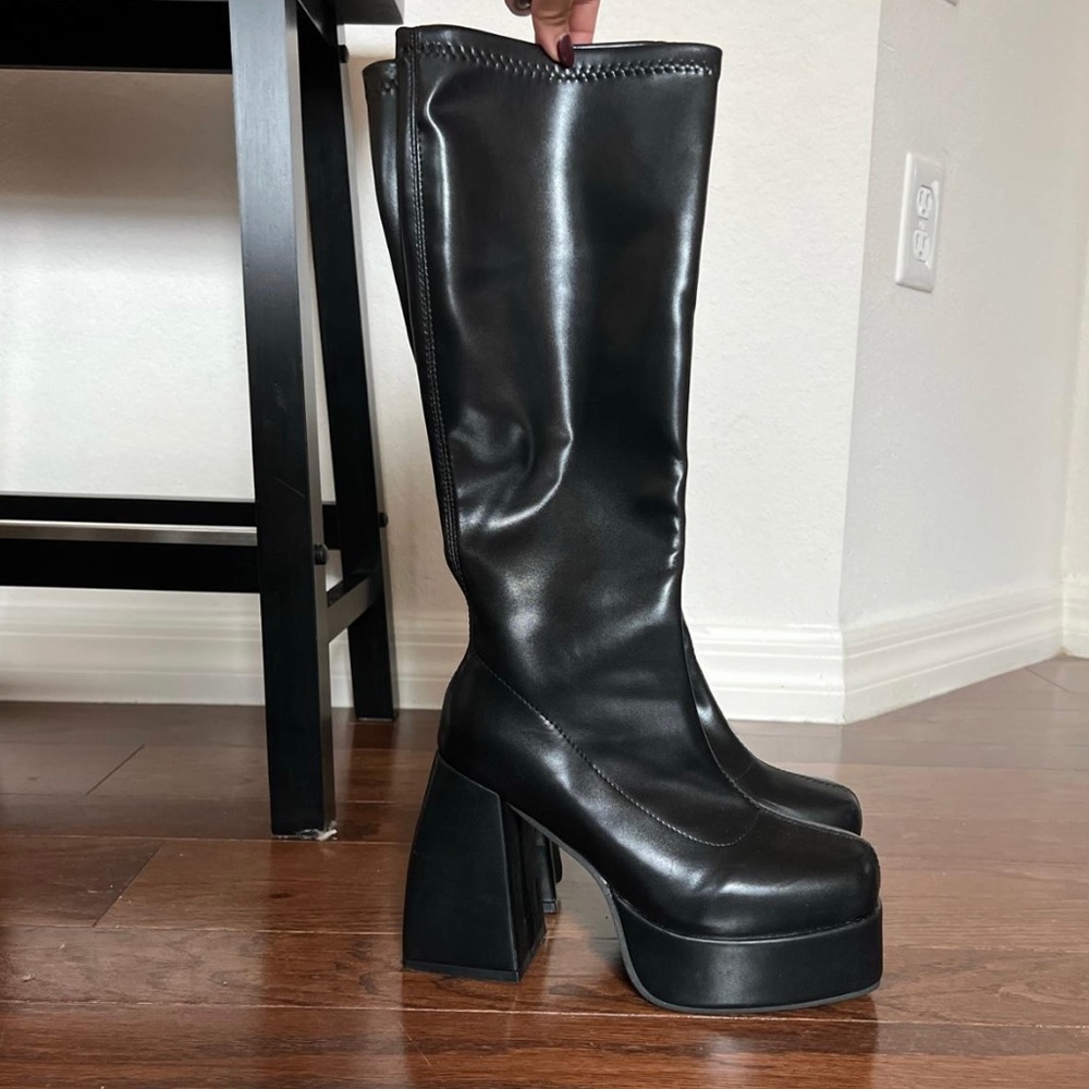 Leather black chunky platform boots